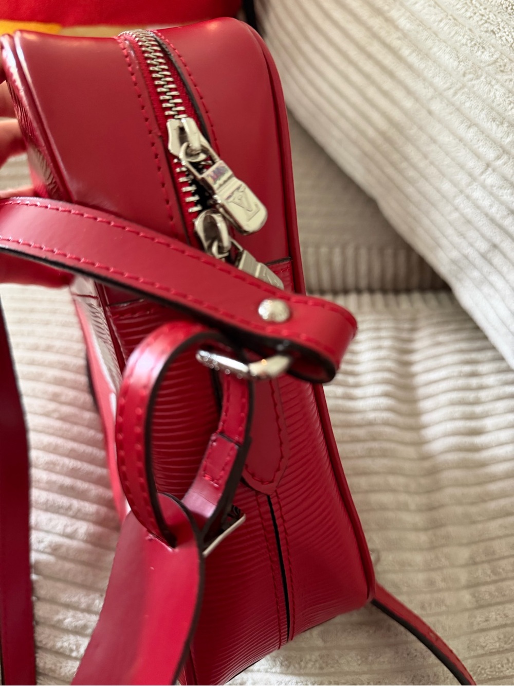 Stylish Corssbody Bag - Picture 9 of 10